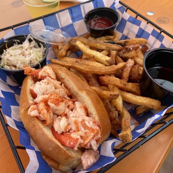 Dockside Brewery - Lobster roll (close up) - Breweries Near Me - Milford, Connecticut
