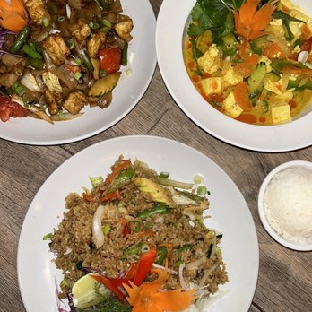 Chatayee Thai - Pad kee mao, Spicy Basil Vegetable Fried Rice, Boom Bai Tofu - Thai Near Me - Philadelphia, Pennsylvania Chatayee Thai - Pad kee mao, Spicy Basil Vegetable Fried Rice, Boom Bai Tofu - Thai Near Me - Philadelphia, Pennsylvania
