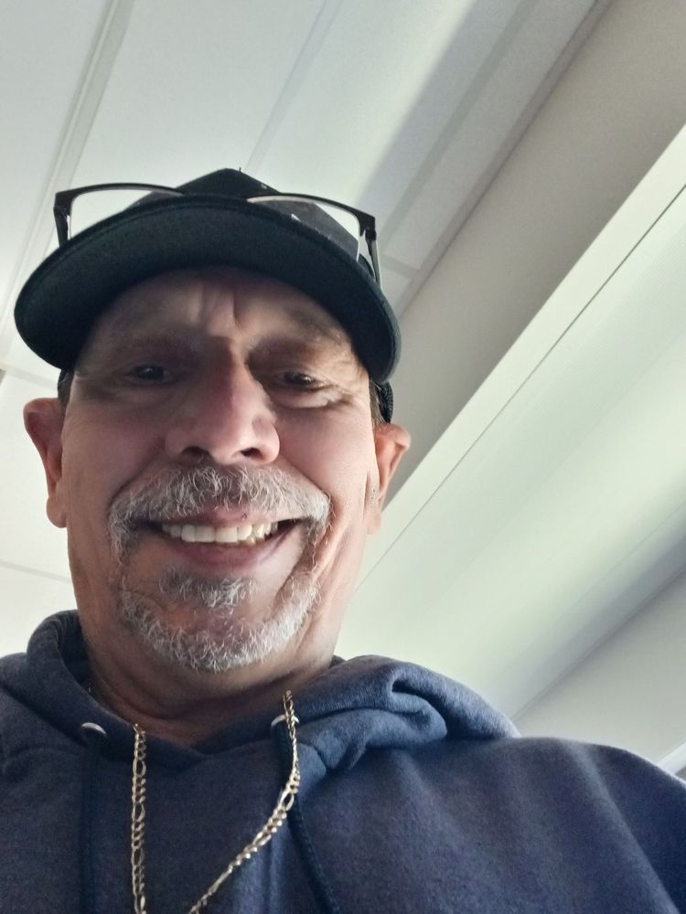 Jonelle's Salon Logo