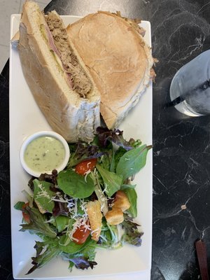 Bee's Pastry Café by null