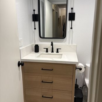 Oakasa - Bathroom remodel - General Contractors Near Me - West Hills, California