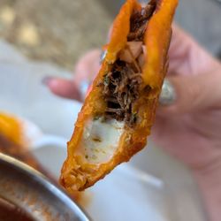 Boss Tacos & Tequila - Quesabirria