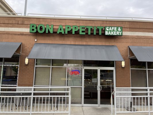 Bon Appetit Bakery & Cafe by null