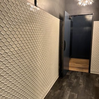 Hotel Van Zandt - Bathroom - Hotels Near Me - Austin, Texas Hotel Van Zandt - Bathroom - Hotels Near Me - Austin, Texas