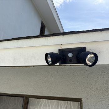 Fernandez's Painting - Solar lights - Painters Near Me