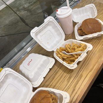K- Munchies - Gasolina is all I gotta say, the fried Oreos hit - Chicken Wings Near Me - New York, New York