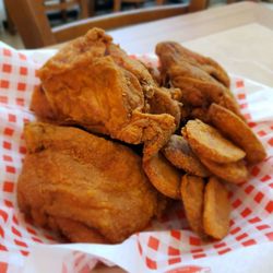 Shakey's Lucao