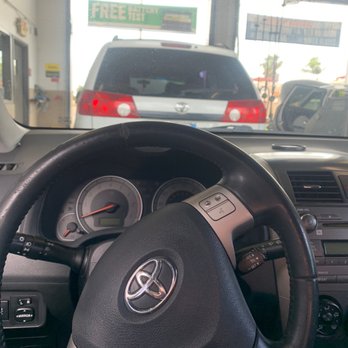 Jiffy Lube - Had to bring my car back to comp pound (jiffy Lube) These st.... People left my oil pan screw loose and now my drive way is stained. - Auto Repair Near Me - Chula Vista, California