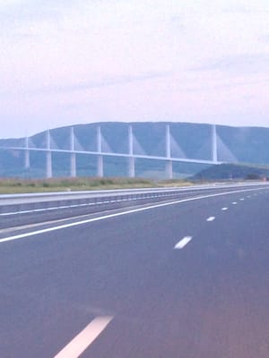 Viaduc de Millau by null