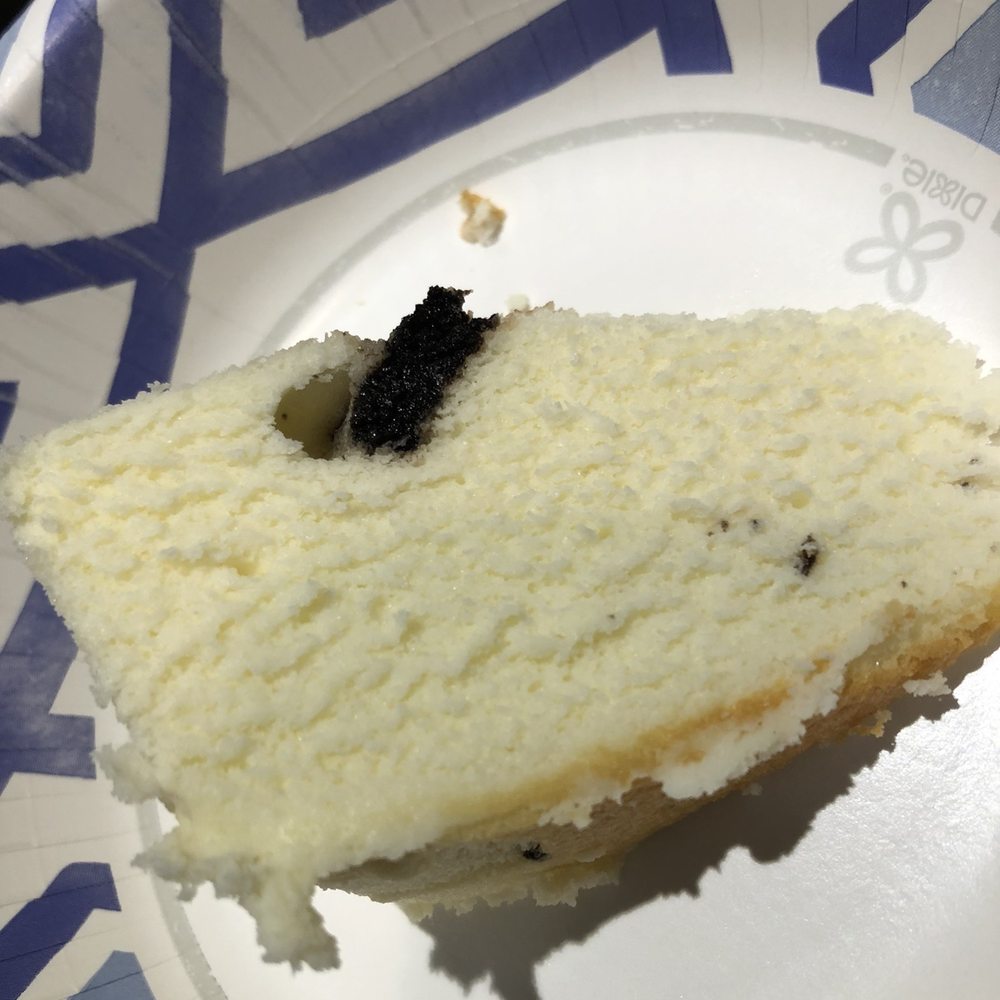 Uncle Tetsu - Barely any Oreo inside the cheesecake...deceiving to call this an Oreo cheesecake - Bakeries Near Me - Daly City, California