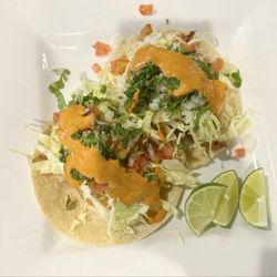 La Plebe Seafood Bar & Grill - Fish tacos