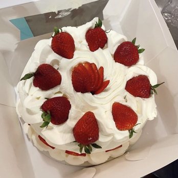 Farm House Cafe - Strawberry Wedding Cake - Bakeries Near Me - Omaha, Nebraska Farm House Cafe - Strawberry Wedding Cake - Bakeries Near Me - Omaha, Nebraska