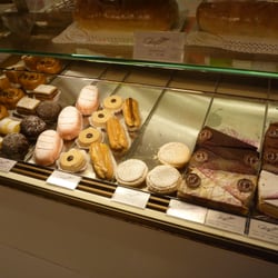 Confiserie Roggwiller - Pastry selection