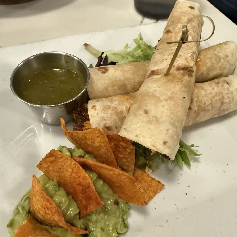 Cafe La Maude - Fish taco - Cafes Near Me - Philadelphia, Pennsylvania