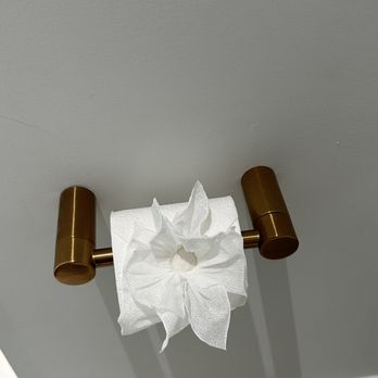 Shiny Cleaning Service - Home Cleaning Near Me Shiny Cleaning Service - Home Cleaning Near Me