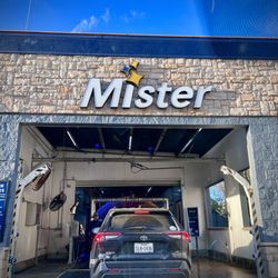 Mister Car Wash - Entrance to wash