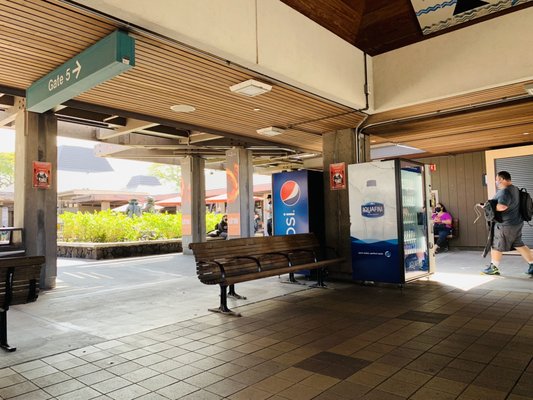 Kona International Airport by null