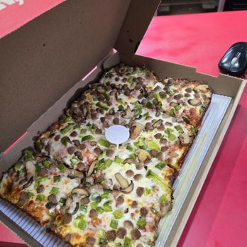 Jet's Pizza - Pizza - Pizza Near Me - Oakland Park, Florida