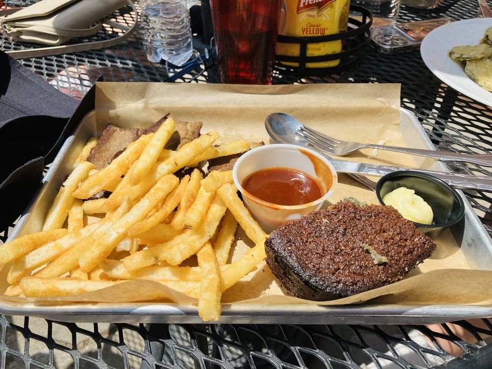 Social spots from Old Capitol Grill & Smokehouse