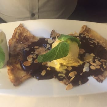 Le Madeleine C - Crepes w chocolate sauce and vanilla ice cream - French Near Me - Paris, 75 Le Madeleine C - Crepes w chocolate sauce and vanilla ice cream - French Near Me - Paris, 75
