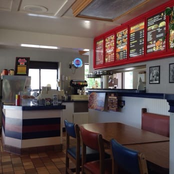 Lee's Famous Recipe Chicken - the inside of the restaurant - Chicken Shop Near Me - Wapakoneta, Ohio Lee's Famous Recipe Chicken - the inside of the restaurant - Chicken Shop Near Me - Wapakoneta, Ohio