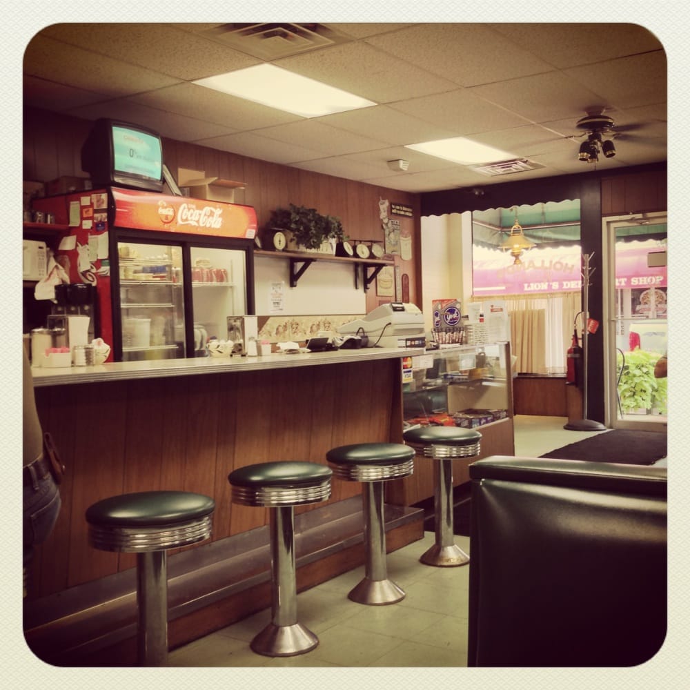 HOLLANDS RESTAURANT Updated August 2024 12 Reviews 204 N Market