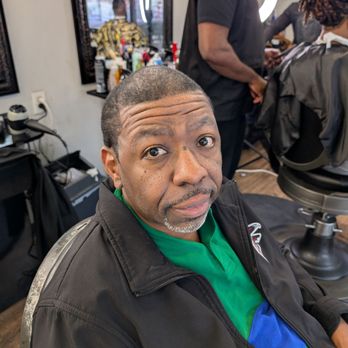 Details Barbershop - Me in the chair after being lined up. - Barbers Near Me - Decatur, Georgia