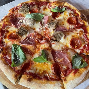 Skybox Taphouse - Pizza Near Me - Honolulu, Hawaii