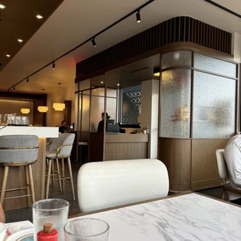 Moonga Asian Bistro - Nice decor - Asian Fusion Near Me - Kaneohe, Hawaii