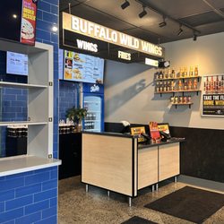 Buffalo Wild Wings 'GO' - Interior