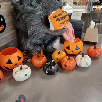 Burger King - 10-27-23 Cute counter Halloween decos - Burgers Near Me - Afb, Hawaii