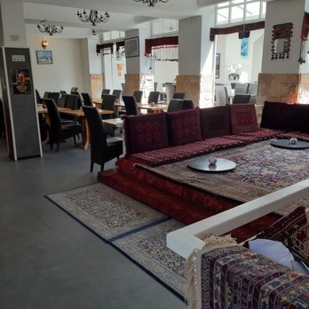 Masa - Innenraum - Afghan Near Me - Hanover, NI
