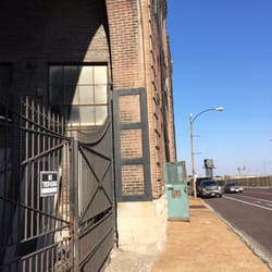 Junque - Junque is open when the door is open