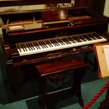 The Musical Museum - A Steinway piano with additional self-playing features (added later). - Museums Near Me - Brentford, XGL