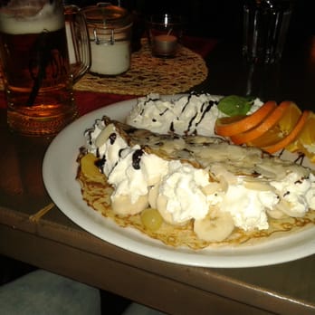 Restauracja Warsztat - Crepe with fruits and whipped cream - Mediterranean Near Me - Kraków, Massachusetts