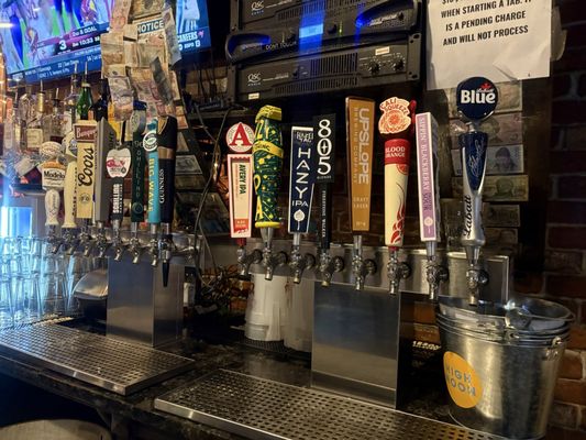 Tarantula Billiards Bar & Grill by null