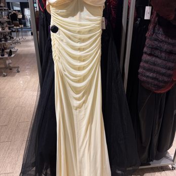 Windsor - Long dresses - Women's Clothing Near Me - Mission Viejo, California Windsor - Long dresses - Women's Clothing Near Me - Mission Viejo, California