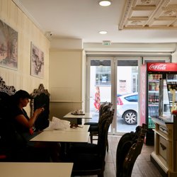 Boulangerie Blanc - A bit of seating off to the side here.