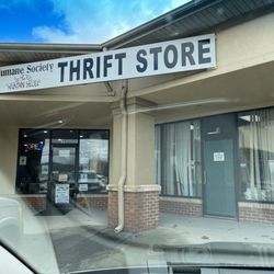 Humane Society's Mountain Shelter Thrift Store - Entrance