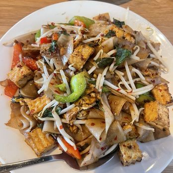 Le Dee Thai Cuisine - Pad Kee Mow - Thai Near Me - Chino Hills, California