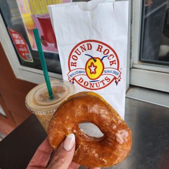 Round Rock Donuts - The famous glazed donut - Bakeries Near Me - Round Rock, Texas