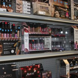 Gabby's Beauty Supply - Make up