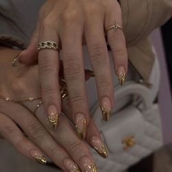 VT Nails