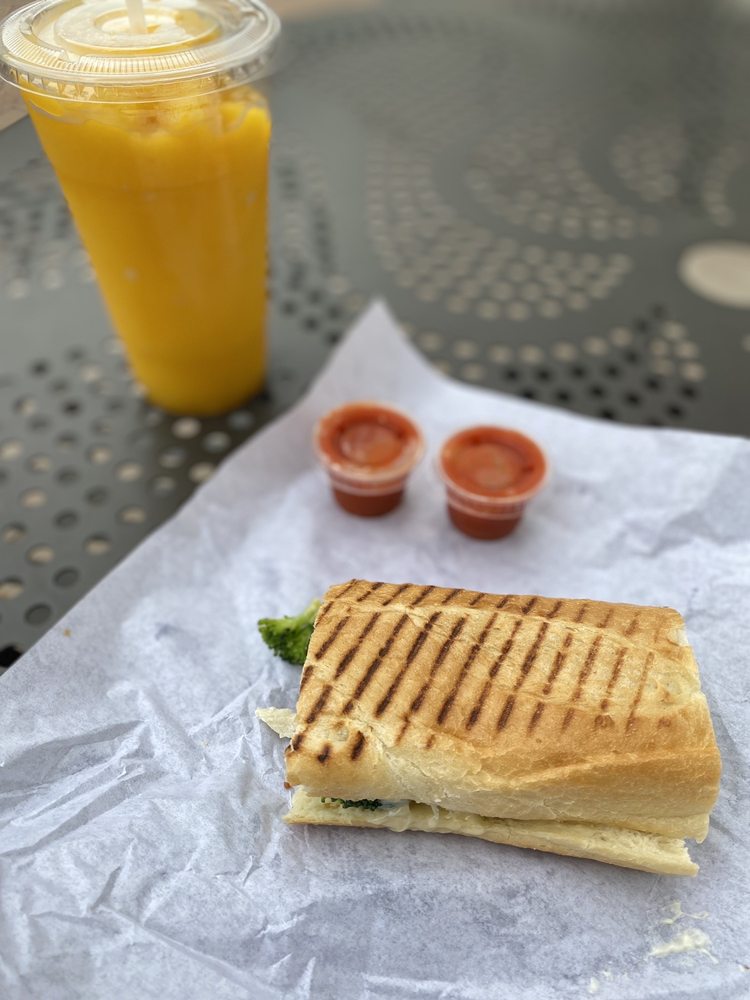 Le Diplomate Cafe