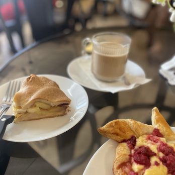 Mama G’s - Apple pie and raspberry and cheese danish - Bakeries Near Me - Sarasota, Florida Mama G’s - Apple pie and raspberry and cheese danish - Bakeries Near Me - Sarasota, Florida