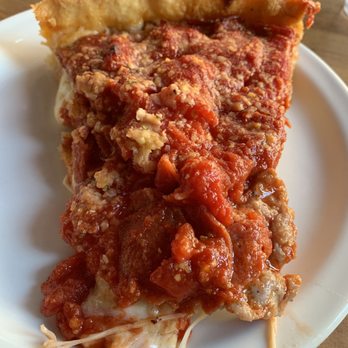 Lou Malnati's Pizzeria - Slice of Chicago Classic pizza - Pizza Near Me - Chicago, Illinois