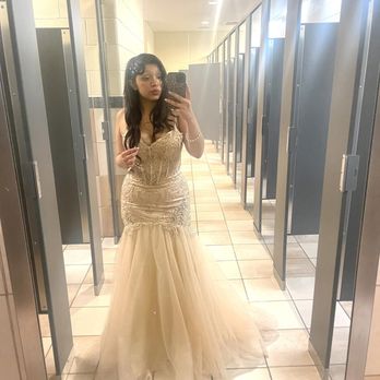 Blo Blow Dry Bar - At prom - Blow Dry/Out Services Near Me - Houston, Texas Blo Blow Dry Bar - At prom - Blow Dry/Out Services Near Me - Houston, Texas