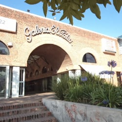 Galería El Patio - Otra vista de la fachada, sobre la avenida Rafael Núñez