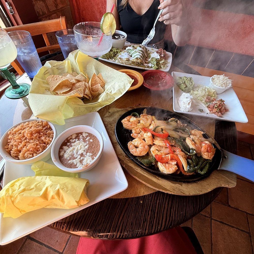 Salsa Verdes - Shrimp Fajitas - Mexican Near Me - Palos Verdes Estates, California Salsa Verdes - Shrimp Fajitas - Mexican Near Me - Palos Verdes Estates, California