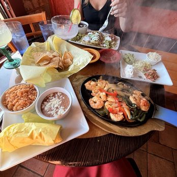 Salsa Verdes - Shrimp Fajitas - Mexican Near Me - Palos Verdes Estates, California Salsa Verdes - Shrimp Fajitas - Mexican Near Me - Palos Verdes Estates, California